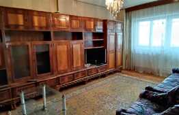 Apartament de 3 camere, 72 mp, etaj intermediar, zona Piata Centrala