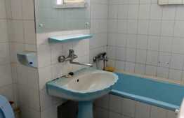 Apartament de 3 camere, 72 mp, etaj intermediar, zona Piata Centrala