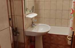 Apartament de 3 camere, etaj intermediar, zona Cornitoiu