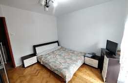 Apartament 3 camere, decomandat, Sarari