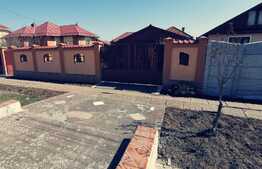 Casa rustica renovata, 144 mp cu garaj si 1100 mp teren intravilan, Calopar