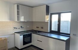 Casă nouă în regim P+M construită din cărămidă Porotherm, cu un excelent indice energetic, situată în zona Selgros Craiova