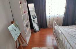 Casa parter si etaj mobilata si teren 1000mp