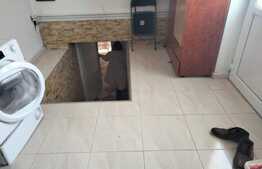 Casa parter si etaj mobilata si teren 1000mp