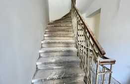 Casă deosebită S + P + E + M 300 mp utili cu 320 mp teren, zonă centrală