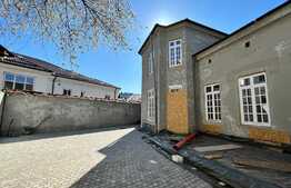 Casă deosebită S + P + E + M 300 mp utili cu 320 mp teren, zonă centrală