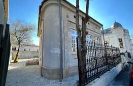 Casă deosebită S + P + E + M 300 mp utili cu 320 mp teren, zonă centrală