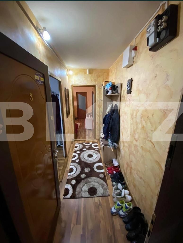 Apartament 2 camere transformat in 3, Cornitoiu, zona Scoala 32