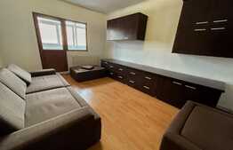 Apartament 3 camere, 73 mp, decomandat, zona 1 Mai 