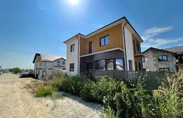 Casă individuală de 140 mp utili cu 326 mp teren, zona Căpșunărie
