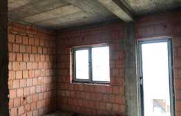 Casă individuală de 140 mp utili cu 326 mp teren, zona Căpșunărie