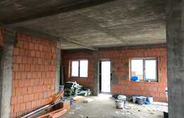 Casă individuală de 140 mp utili cu 326 mp teren, zona Căpșunărie