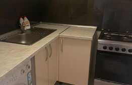 Apartament 3 camere, etaj intermediar, zona Valea Rosie 