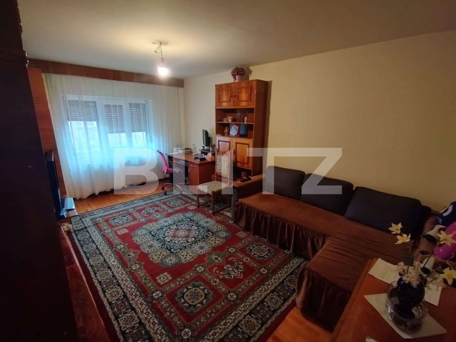 Apartament 3 camere, decomandat, 68 mp, Rovine, zona Borcanul cu Miere 