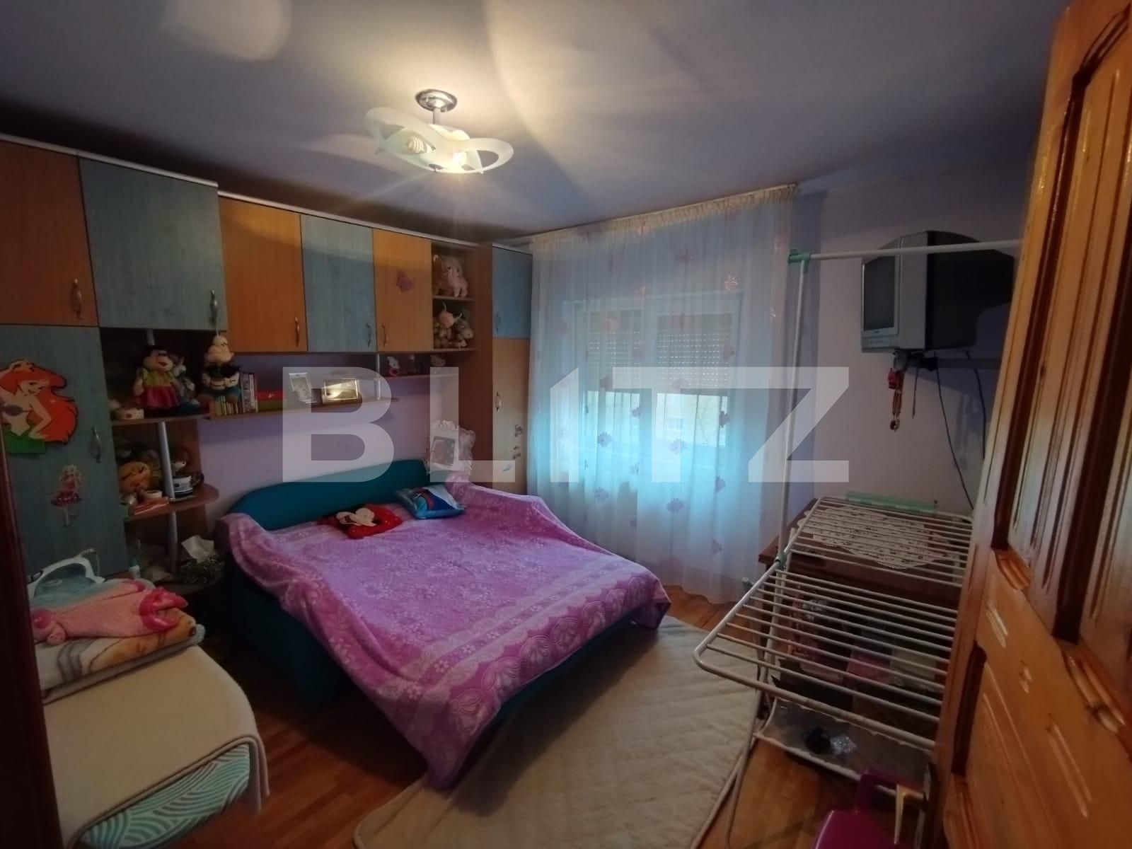 Apartament 3 camere, decomandat, 68 mp, Rovine, zona Borcanul cu Miere 