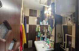 Apartament 2 camere, semidecomandat, 40 mp utili, zona Craiovita Noua