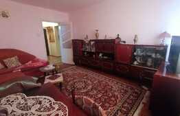 Apartament de 2 camere, decomandat, etaj intermediar, zona Garii