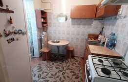 Apartament de 2 camere, decomandat, etaj intermediar, zona Garii