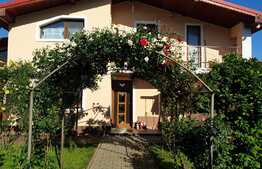 REDUCERE! Casă cu flori P + M, 144 mp utili, 450 mp teren, zona Metro