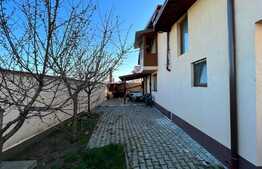 REDUCERE! Casă cu flori P + M, 144 mp utili, 450 mp teren, zona Metro