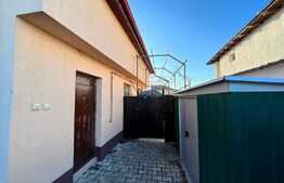 REDUCERE! Casă cu flori P + M, 144 mp utili, 450 mp teren, zona Metro