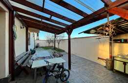 REDUCERE! Casă cu flori P + M, 144 mp utili, 450 mp teren, zona Metro