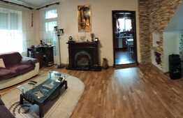 Casa 200 mp utili și  460 mp teren, zona Simnicul de Jos