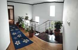 Casa 200 mp utili și  460 mp teren, zona Simnicul de Jos