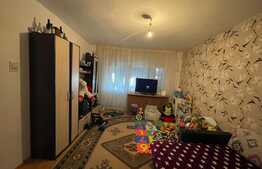 Apartament 3 camere, decomandat, 2 bai, 67 mp, zona Valea Rosie 