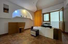 Apartament 3 camere, spațios, decomandat, zona Centrala