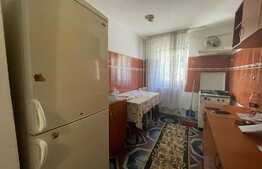 Apartament 2 camere, semidecomandat, zona Triaj