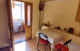Apartament 2 camere, decomandat, centrala termica, zona Lapus Arges