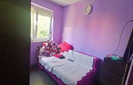 Apartament 3 camere, etaj intermediar, zona Valea Rosie