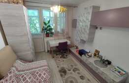 Apartament de 4 camere, zona Gradinita ,, Casuta cu Povesti