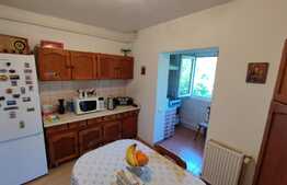 Apartament de 3 camere, 70 mp, 2 bai, zona Cofetaria Damarin