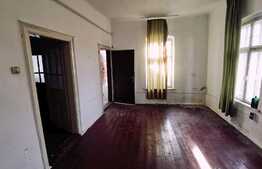 Casa 3 camere, 100 mp, teren 285 mp, zona Piata Mare