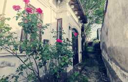 Casa 3 camere, 100 mp, teren 285 mp, zona Piata Mare