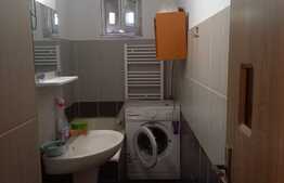 Apartament de 3 camere, 45 mp, semidecomandat, Craiovita Noua