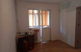 Apartament de 3 camere, 45 mp, semidecomandat, Craiovita Noua