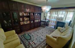 Apartament de 4 camere, 84 mp, decomandat, zona Centrul Vechi