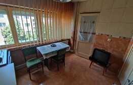 Apartament de 4 camere, 84 mp, decomandat, zona Centrul Vechi
