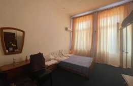 Apartament 4 camere, 185 mp, spațios, semidecomandat, zona Centrală