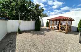 Casa cu 4 apartamente, 309 mp, teren 715 mp, zona Central