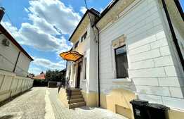 Casa cu 4 apartamente, 309 mp, teren 715 mp, zona Central