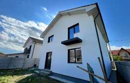 Casă individuală 153 mp utili, 275 mp teren, terasa, zona Damila