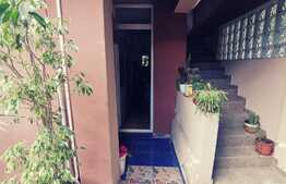 Casa 370 mp utili, 554 mp teren, iesire la 2 strazi, zona Medicina Veche