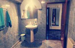 Casa 370 mp utili, 554 mp teren, iesire la 2 strazi, zona Medicina Veche