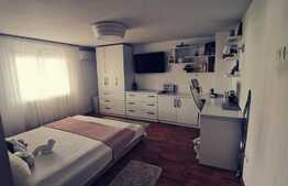 Casa 370 mp utili, 554 mp teren, iesire la 2 strazi, zona Medicina Veche