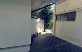 Casa 370 mp utili, 554 mp teren, iesire la 2 strazi, zona Medicina Veche