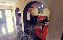 Casa 370 mp utili, 554 mp teren, iesire la 2 strazi, zona Medicina Veche